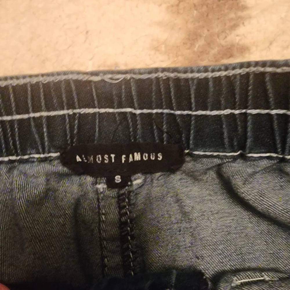 Almost Famous High Rise Cargo Pants - Picture 3 of 4